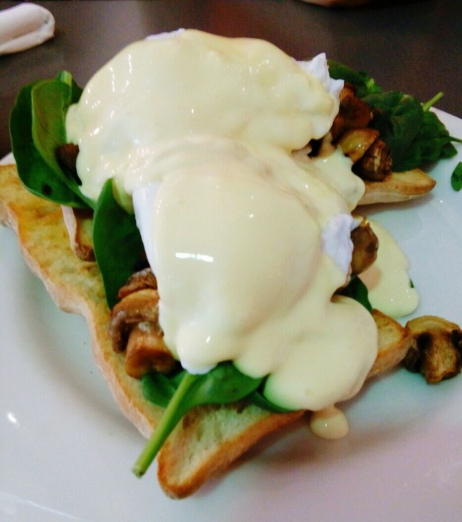 CLOSE-UP OF SERVED FOOD IN PLATE