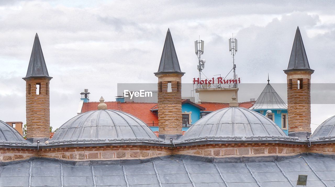 LOW ANGLE VIEW OF TEMPLE AGAINST SKY