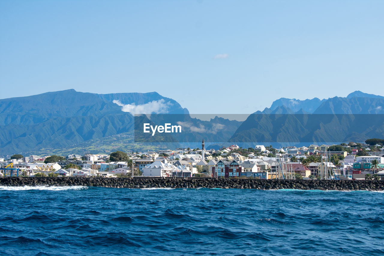 Closeup of ocean view of st. pierre, reunion island with the entre-deux at the center of the picture