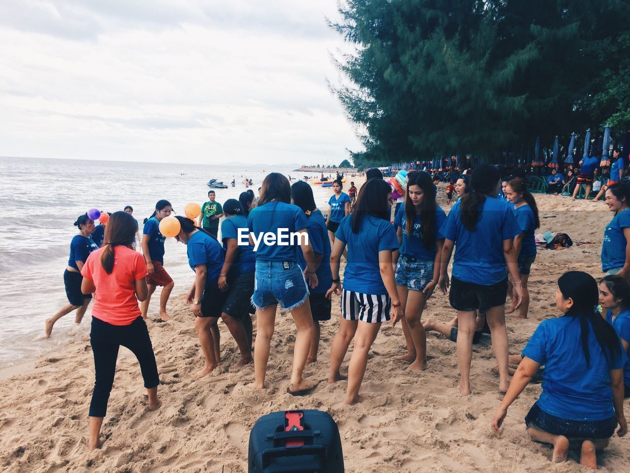 PEOPLE ON BEACH