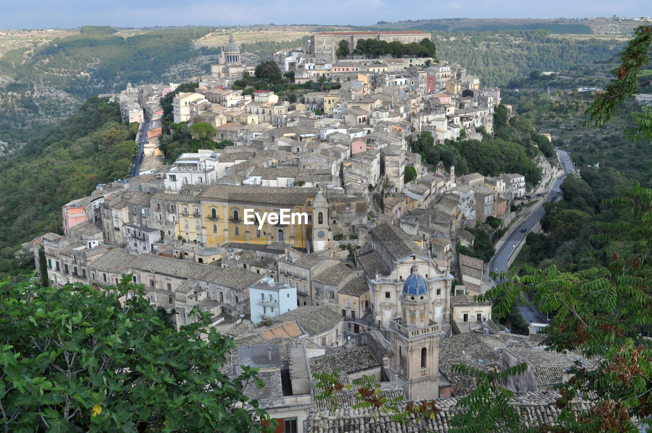 HIGH ANGLE VIEW OF OLD TOWN IN CITY