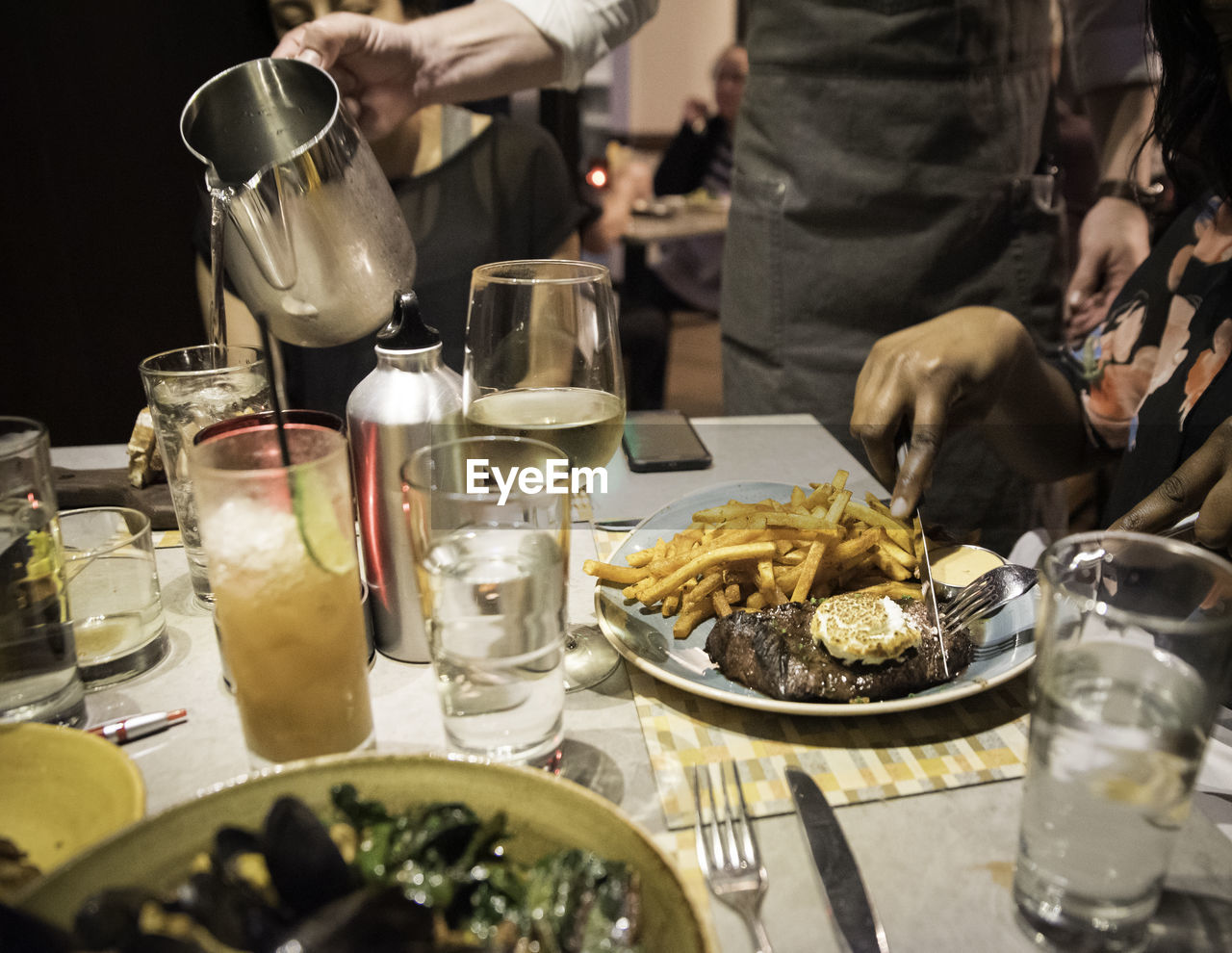 HIGH ANGLE VIEW OF FOOD ON TABLE