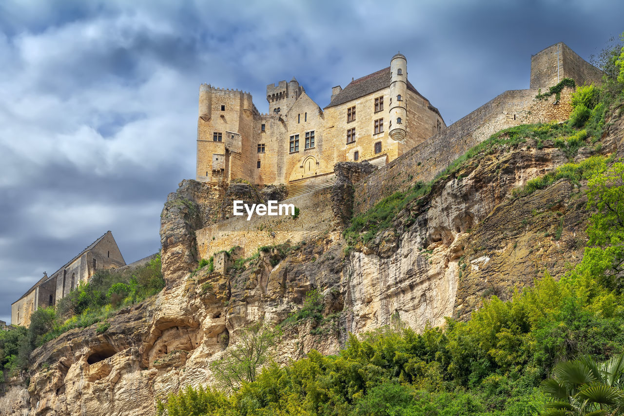 Chateau de beynac is a castle situated in the commune of beynac-et-cazenac, 
 france