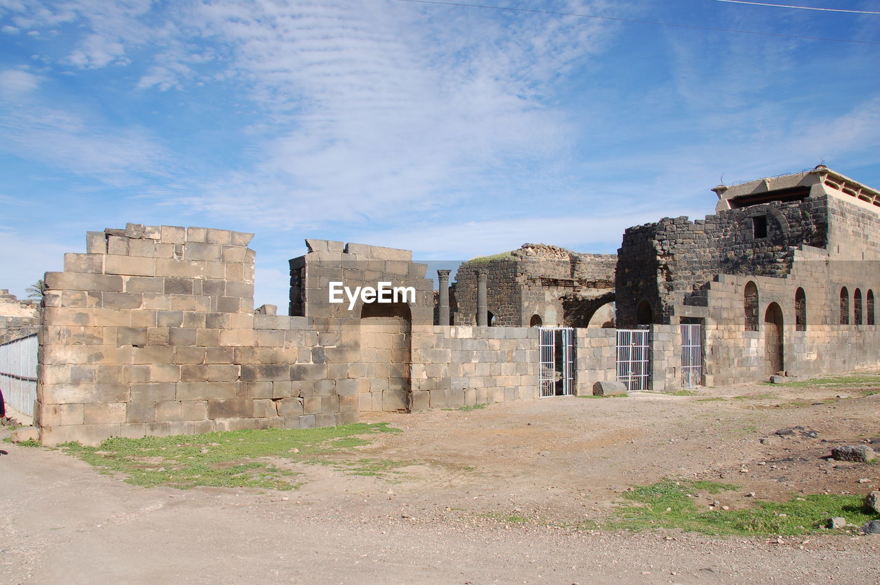 OLD RUINS OF BUILDING