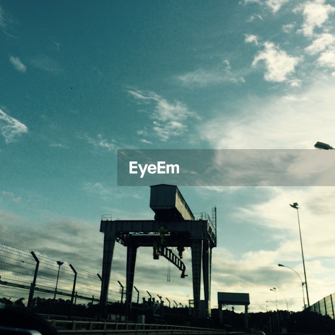 LOW ANGLE VIEW OF BUILT STRUCTURES AGAINST SKY