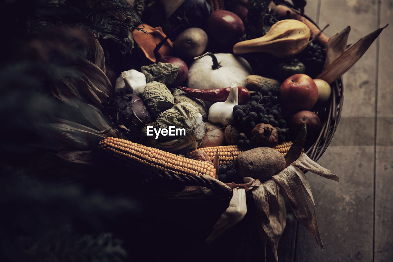 HIGH ANGLE VIEW OF FRUITS ON TABLE