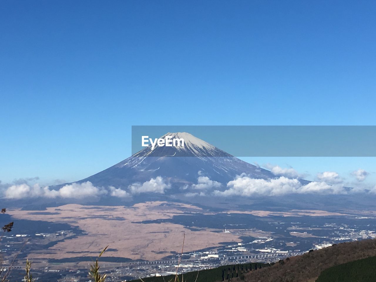 Scenic view of mt fuji against clear blue sky