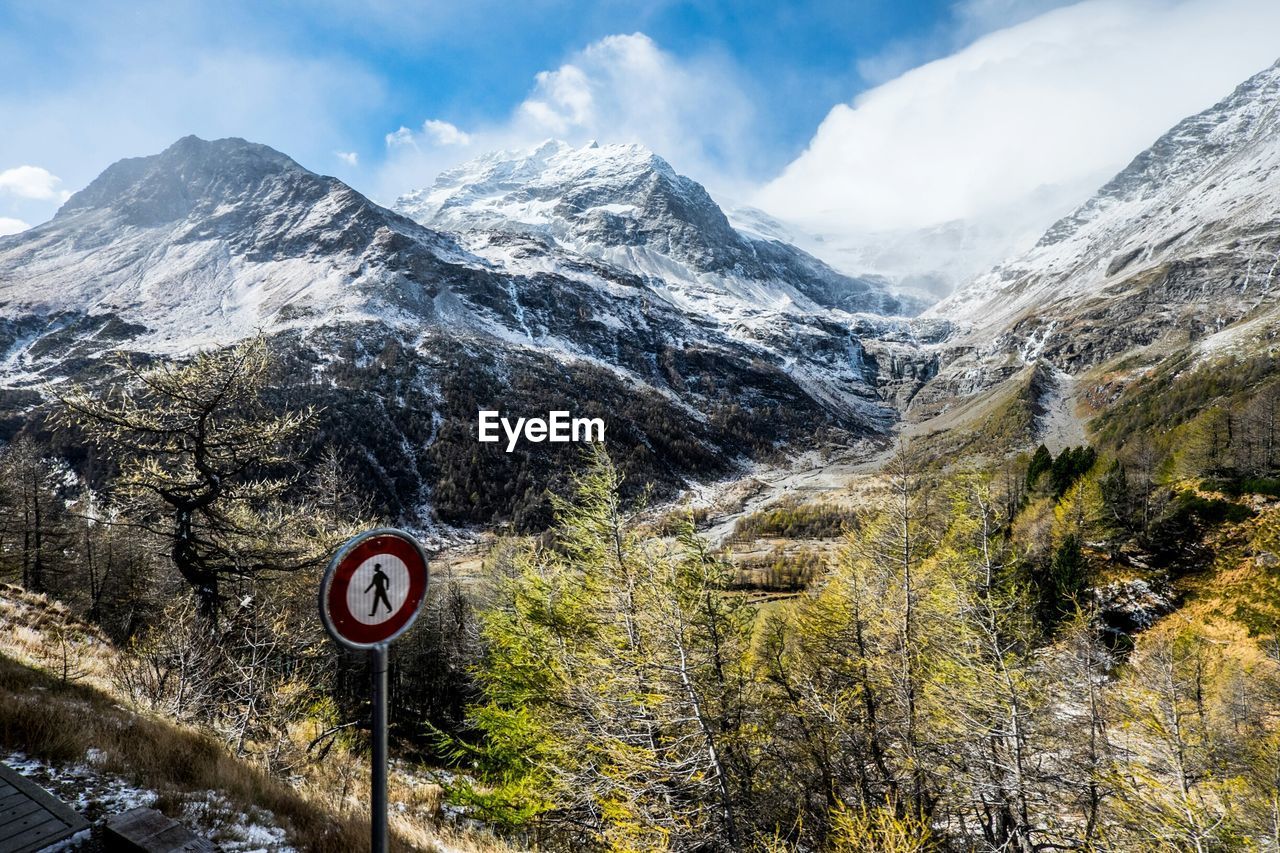 SCENIC VIEW OF SNOWCAPPED MOUNTAINS