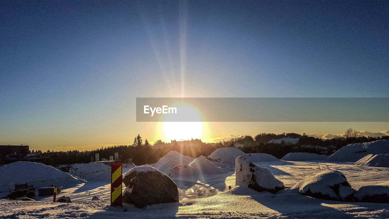 SUNSET OVER MOUNTAIN