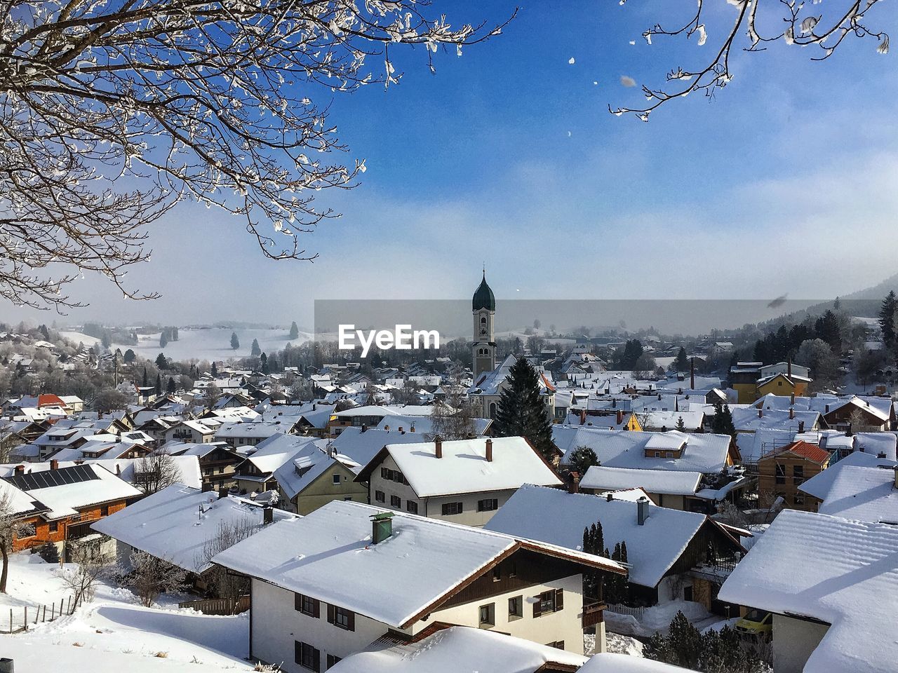 HOUSES IN TOWN AGAINST CLEAR SKY