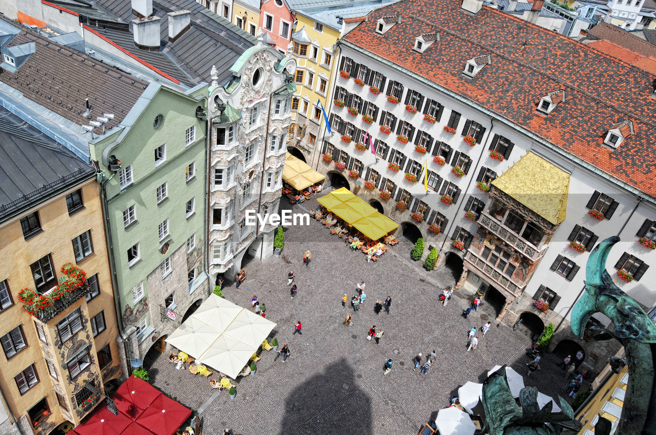 HIGH ANGLE VIEW OF CITY IN BACKGROUND