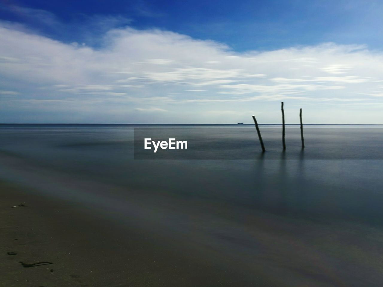 VIEW OF SEA AGAINST SKY