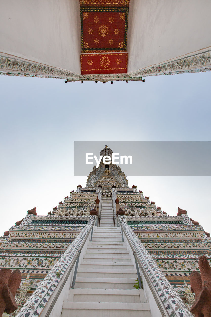 LOW ANGLE VIEW OF TEMPLE AGAINST SKY