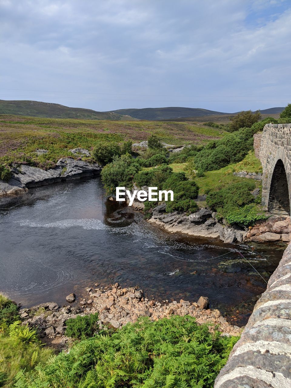 Arch bridge