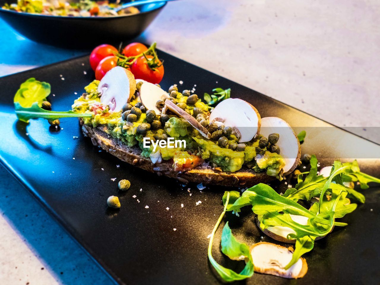 HIGH ANGLE VIEW OF VEGETABLES ON TABLE