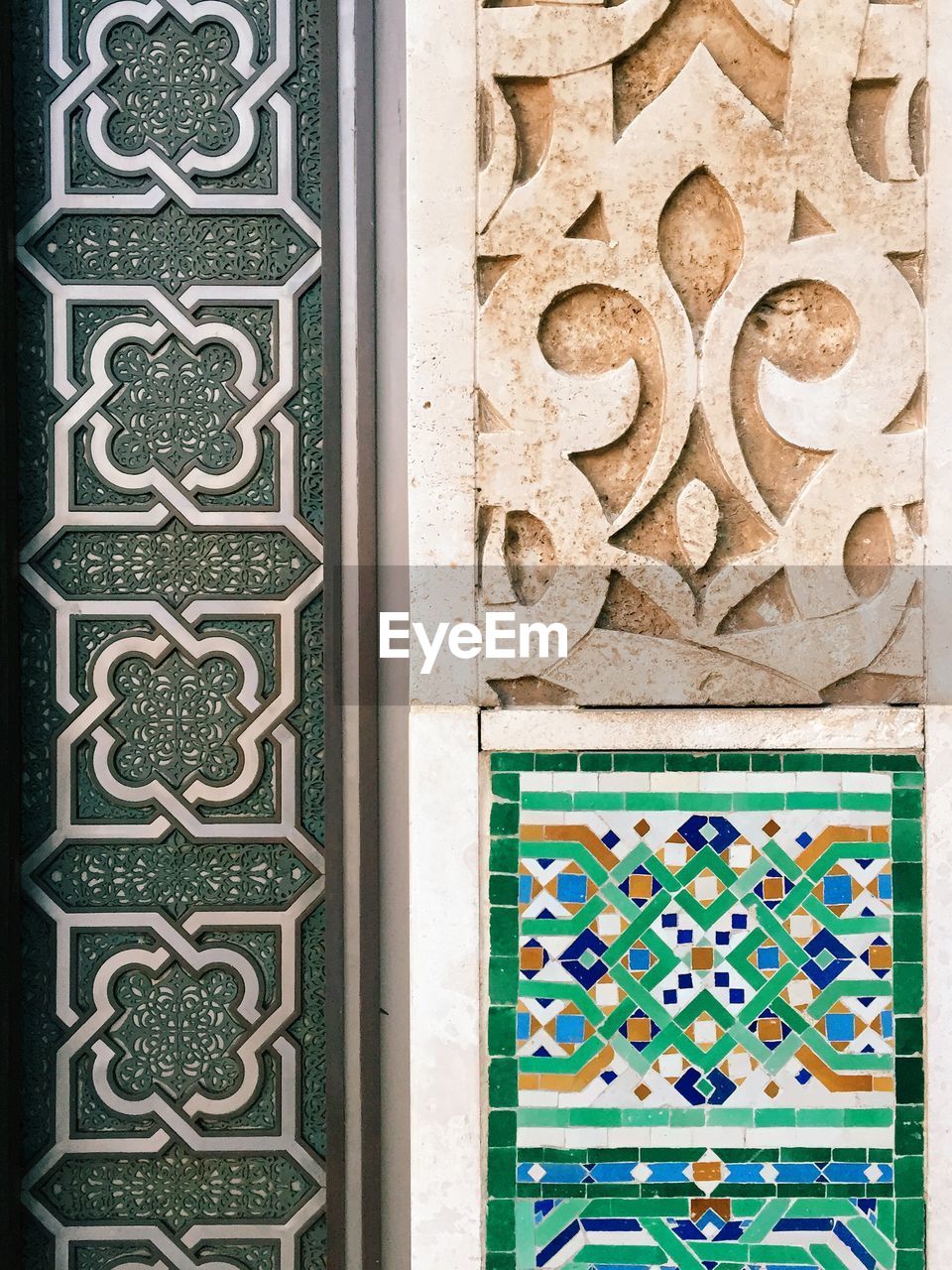 FULL FRAME SHOT OF ORNATE DOOR