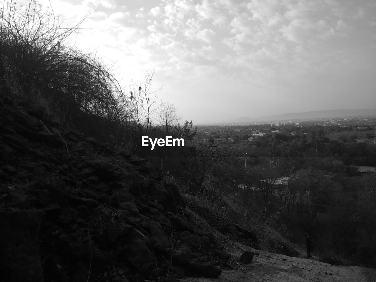 SCENIC VIEW OF MOUNTAIN AGAINST SKY