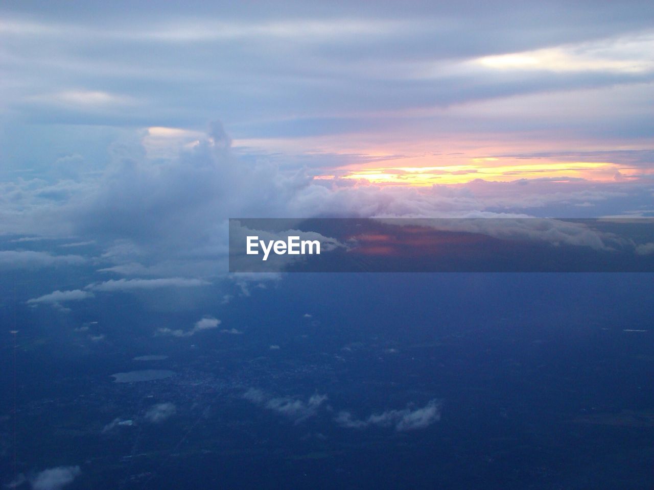 SCENIC VIEW OF CLOUDY SKY DURING SUNSET