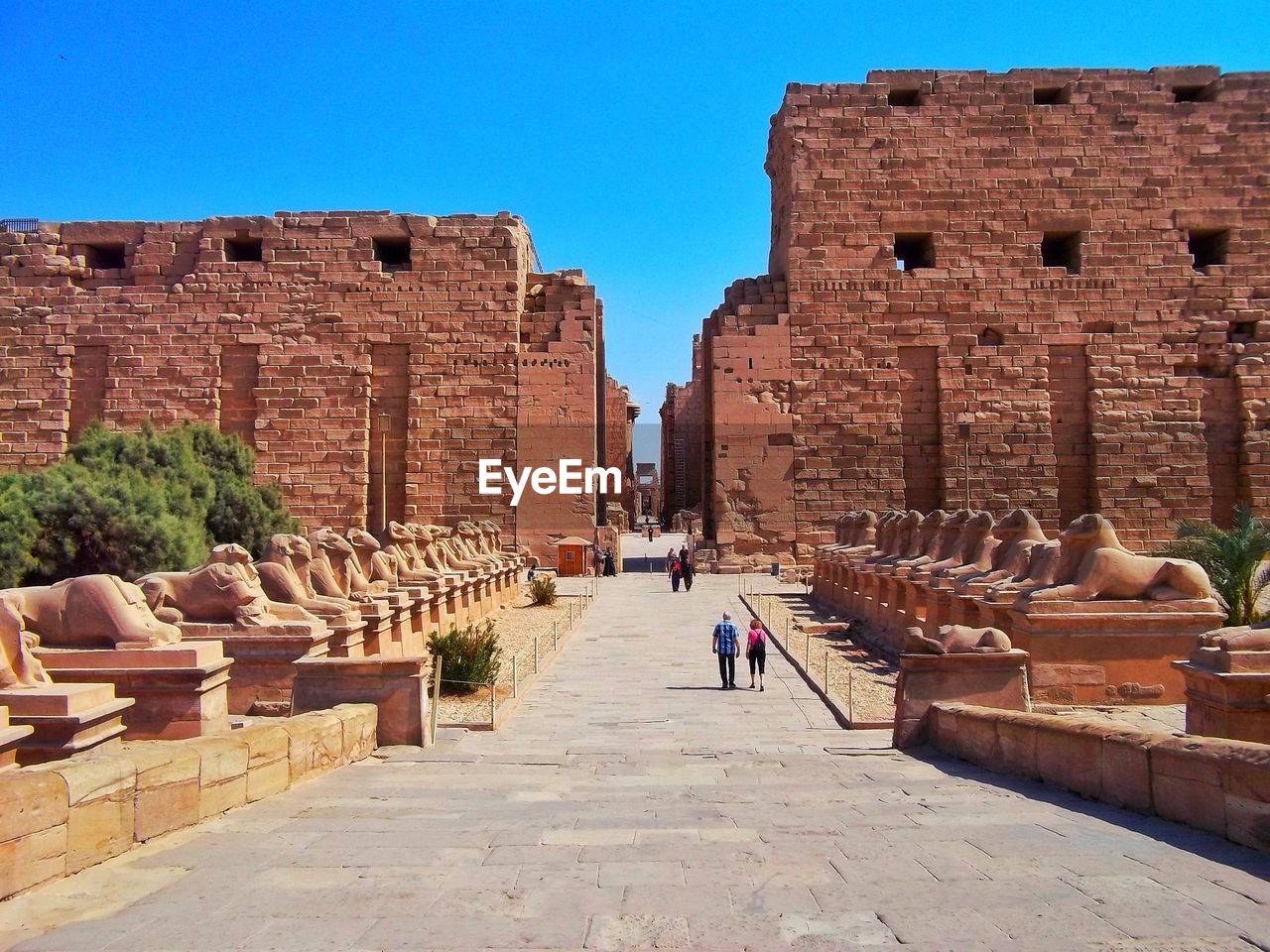 VIEW OF OLD RUINS AGAINST SKY