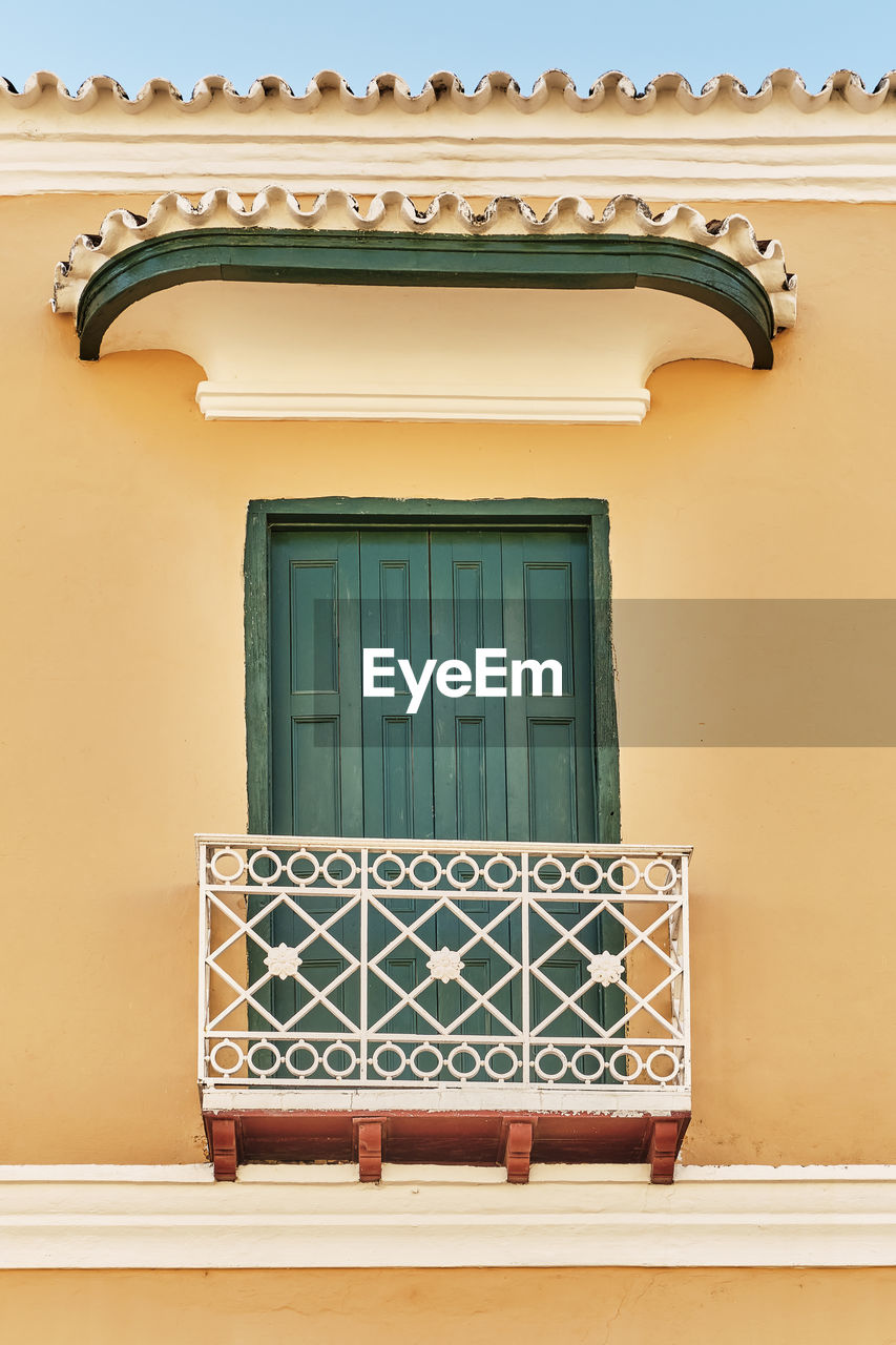 Small balcony in romantic style. brunet palace in colonial historic center of trinidad, cuba. 