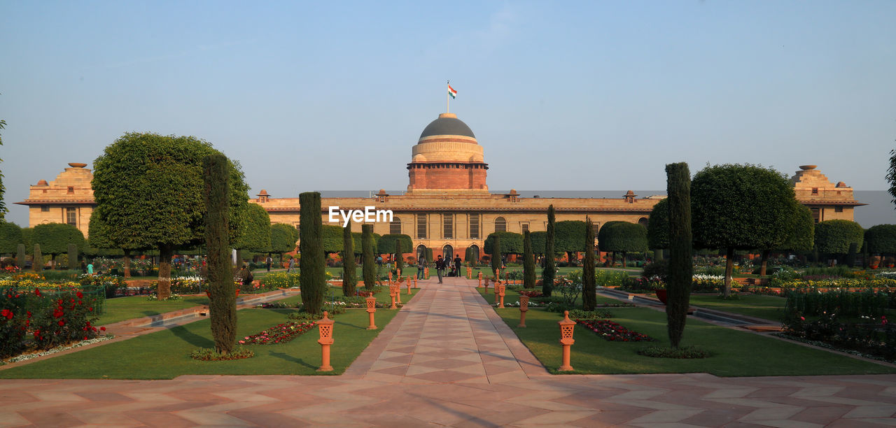 New delhi, india, feb 13, 2020,  mughal garden of the presidential palace , rashtrapati bhawan