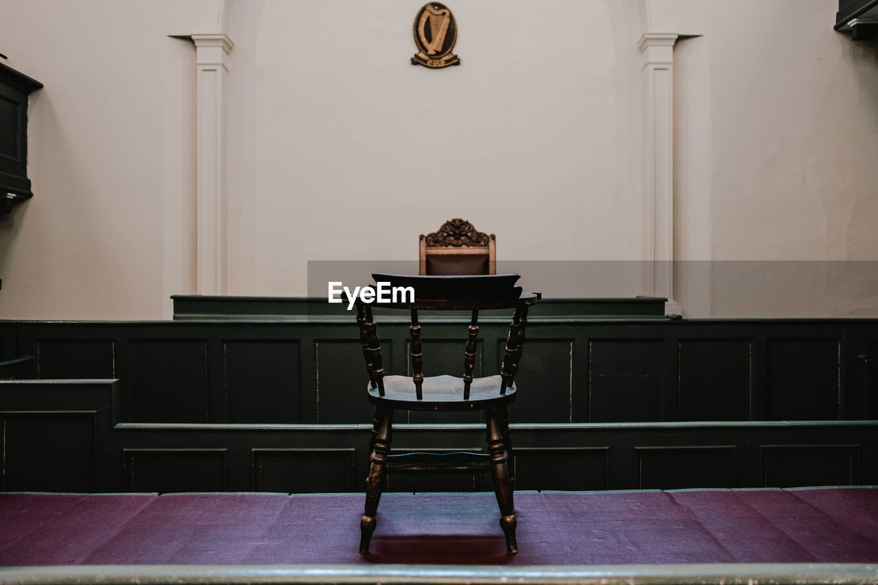 EMPTY CHAIRS AND TABLE AT HOME