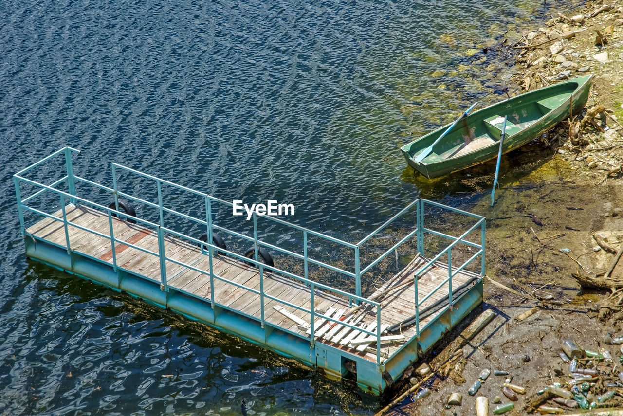 HIGH ANGLE VIEW OF SWIMMING POOL