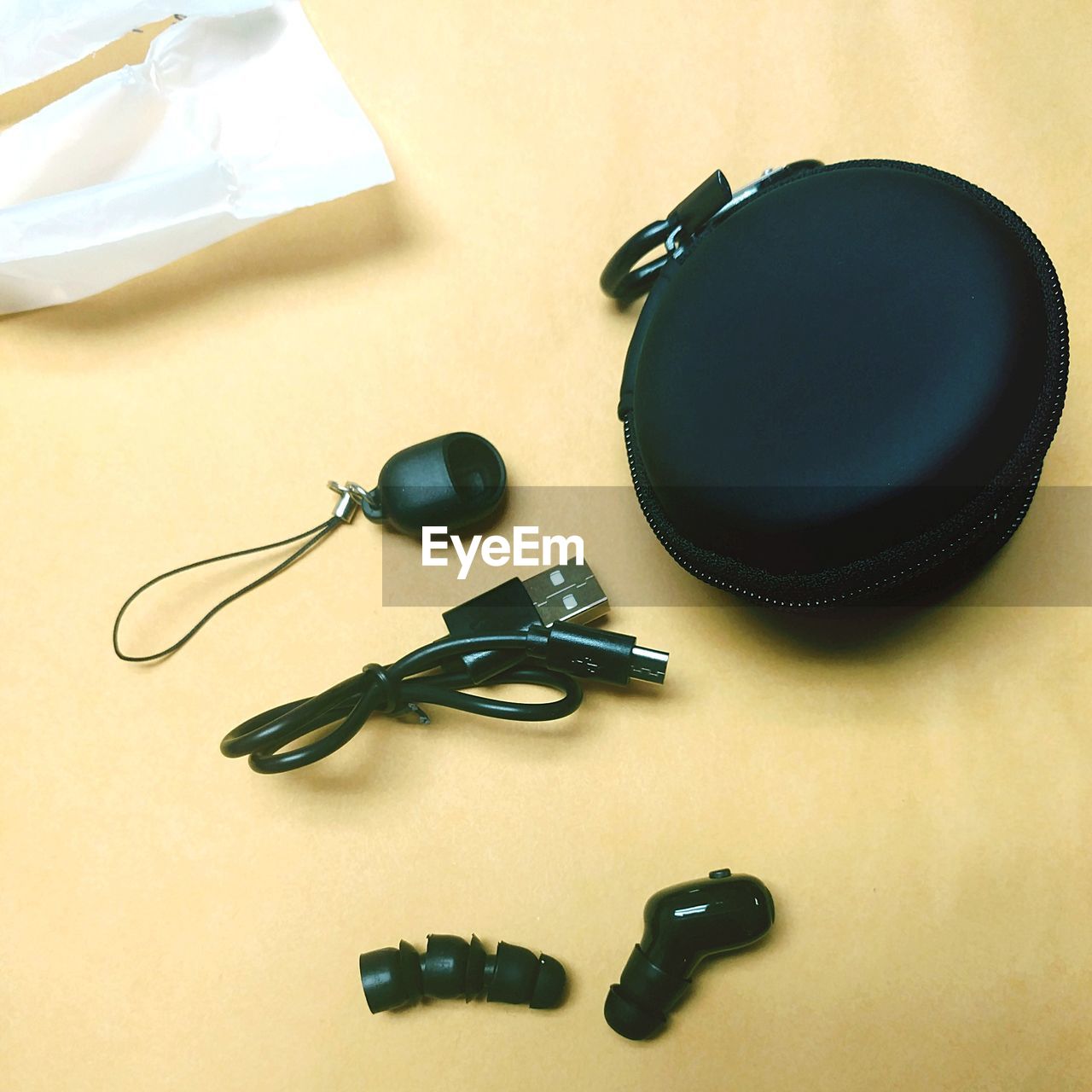 HIGH ANGLE VIEW OF SUNGLASSES ON TABLE IN BATHROOM