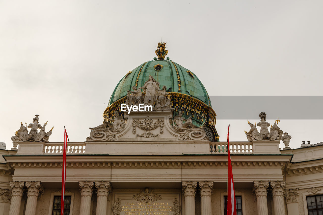 architecture, built structure, building exterior, travel destinations, dome, landmark, travel, history, city, the past, sky, tourism, government, nature, temple, building, sculpture, no people, religion, statue, low angle view, politics and government, outdoors, architectural column, ancient history, place of worship, craft