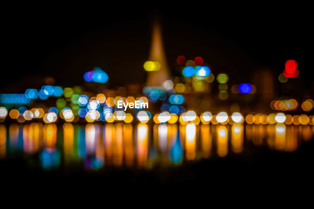 Defocused illuminated lights