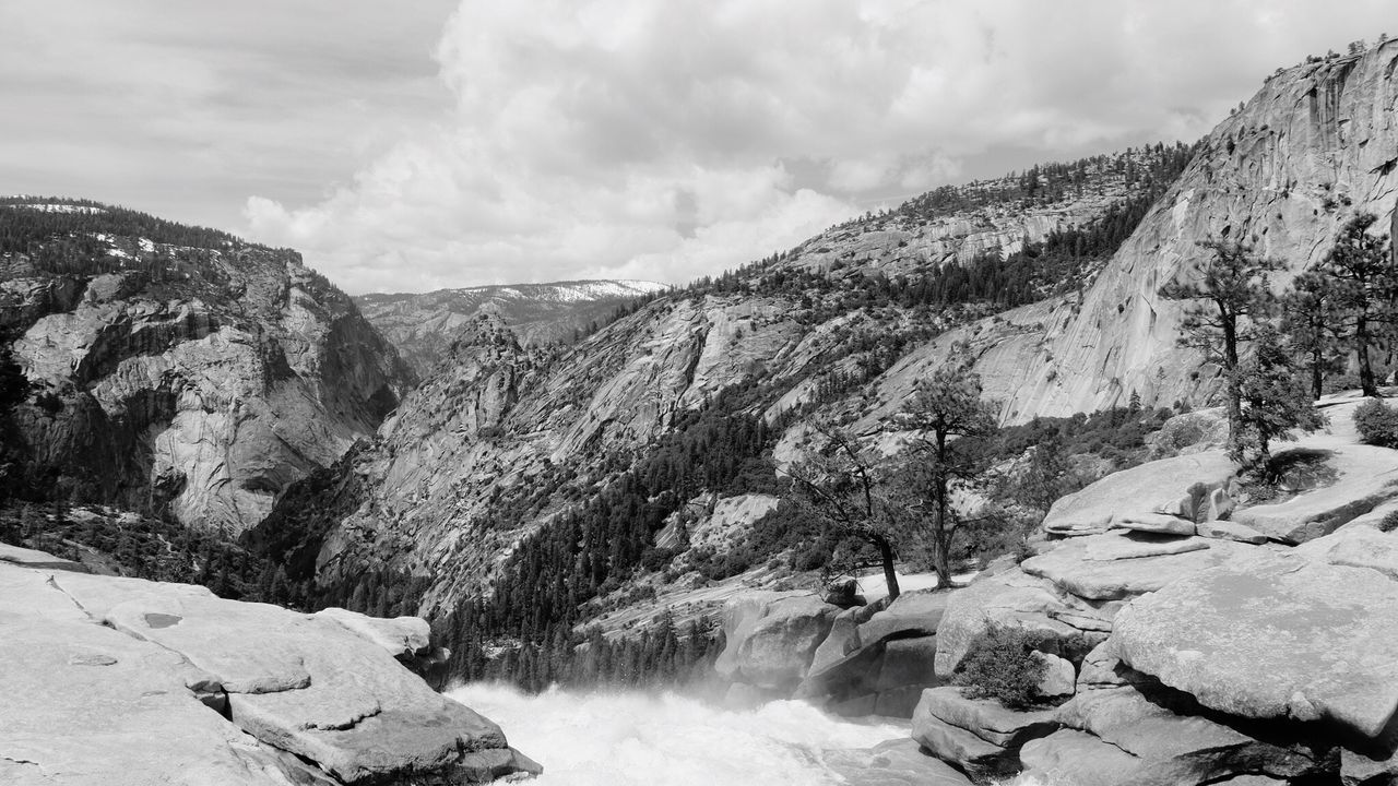 Scenic view of mountains at yosemite national park