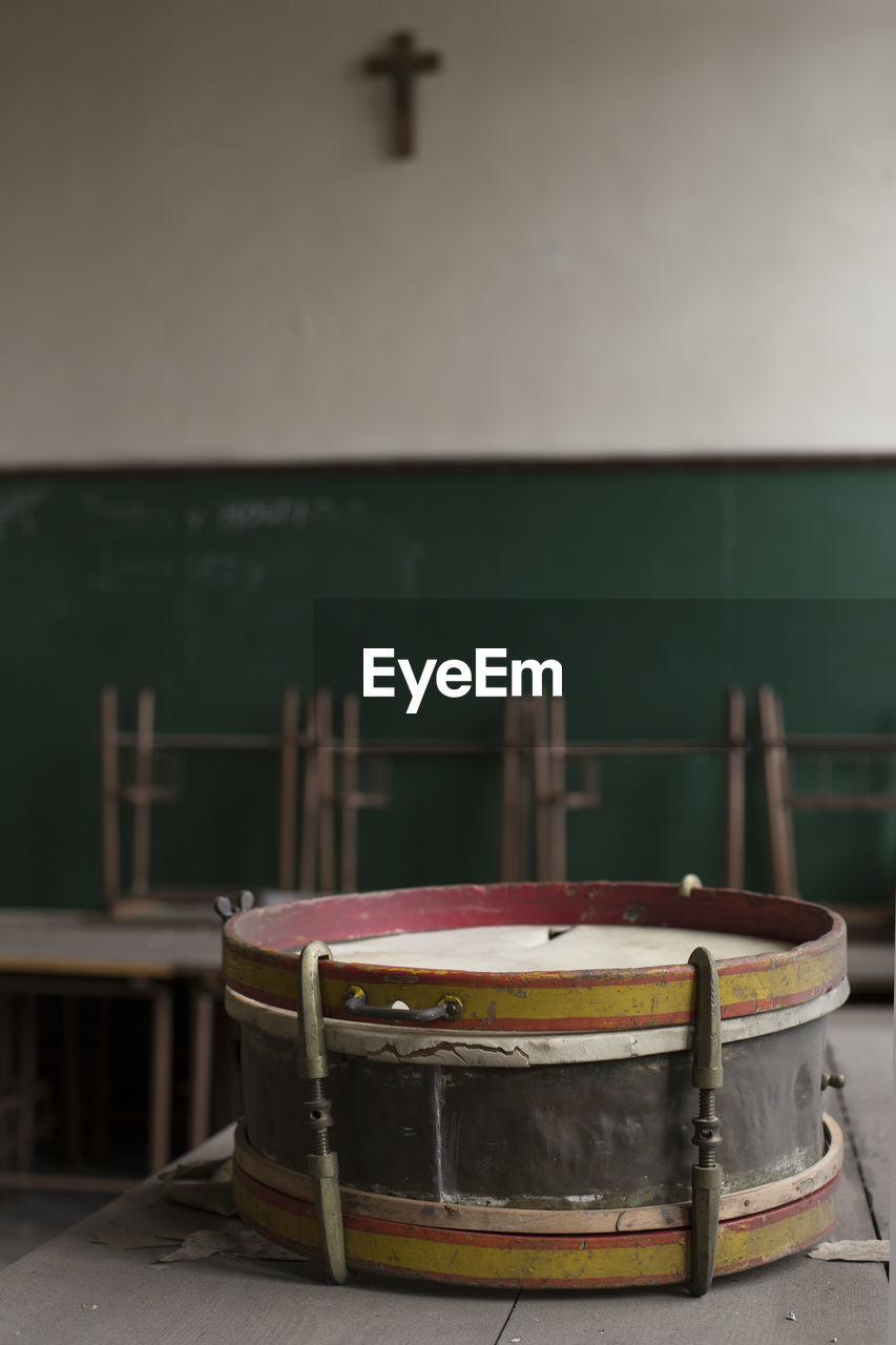 Drum with spanish flag, catholic school