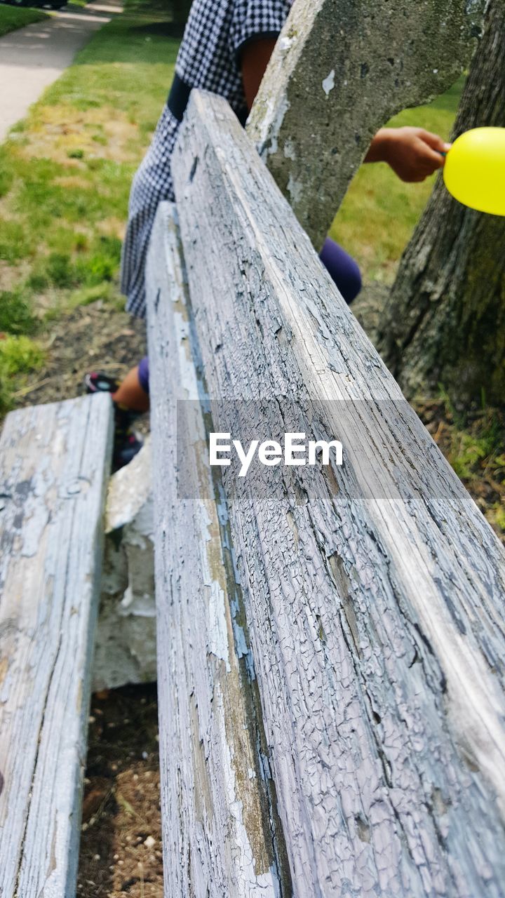 CLOSE-UP OF WOODEN WOODEN POST