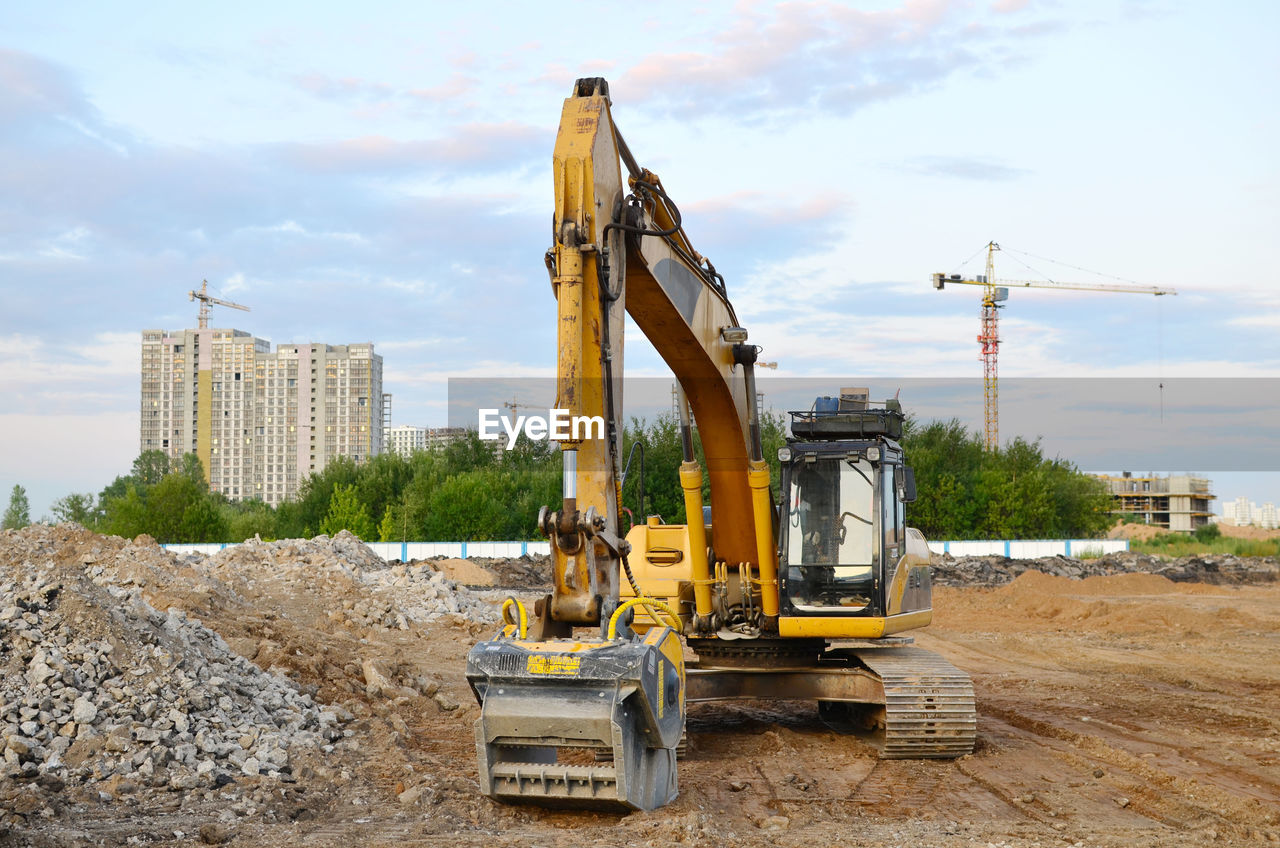 VIEW OF CONSTRUCTION SITE