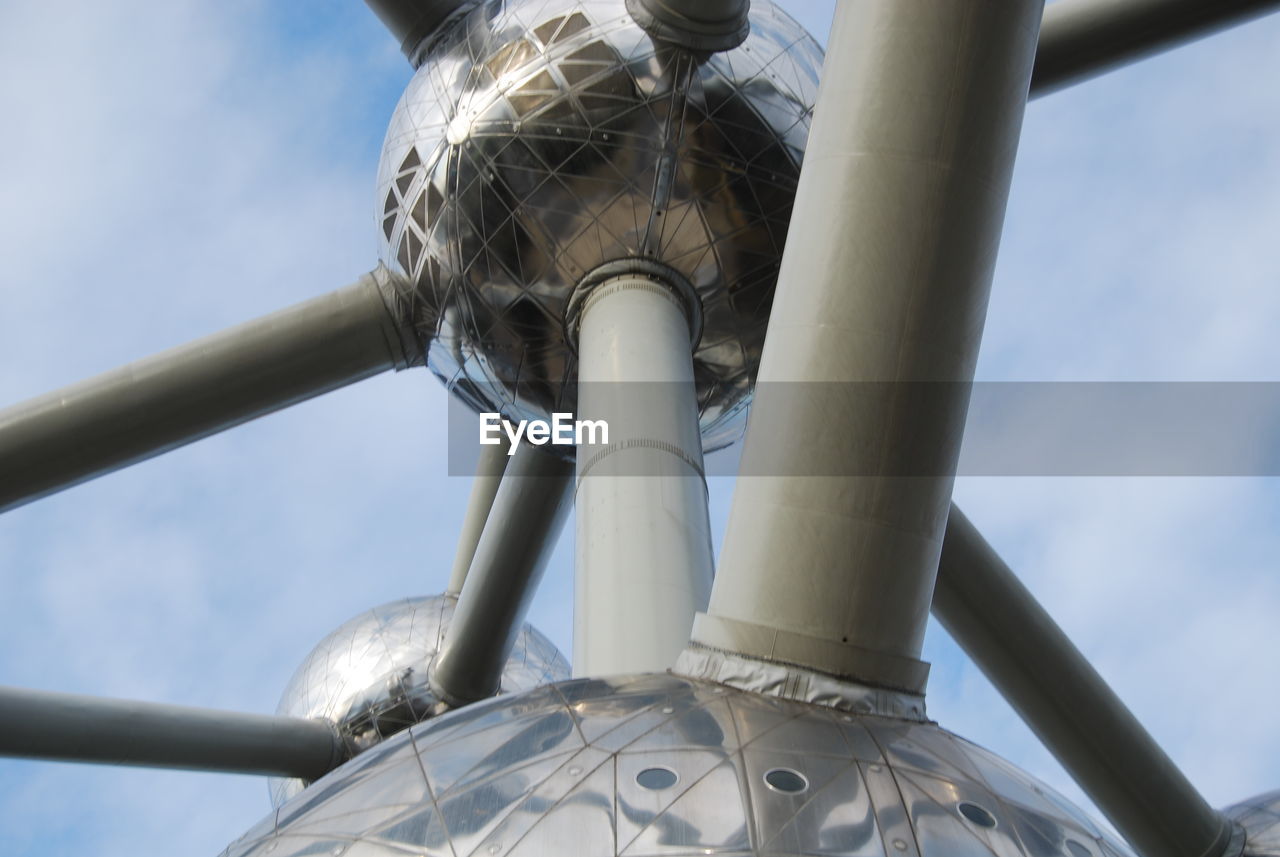 Full frame shot of atomium in brussels