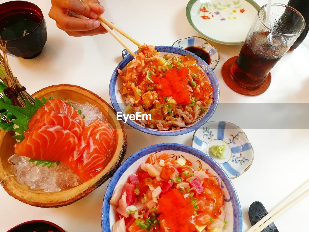 HIGH ANGLE VIEW OF MEAL SERVED IN BOWL