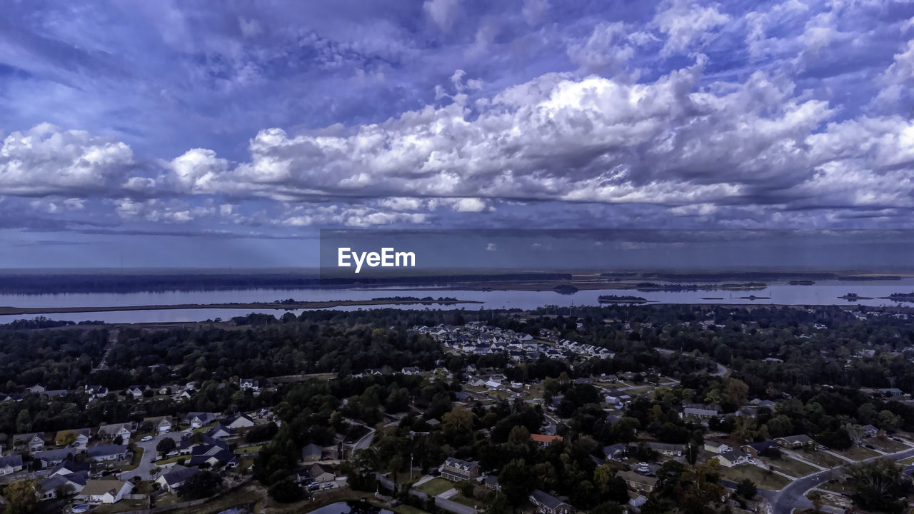 PANORAMIC VIEW OF SEA AGAINST SKY