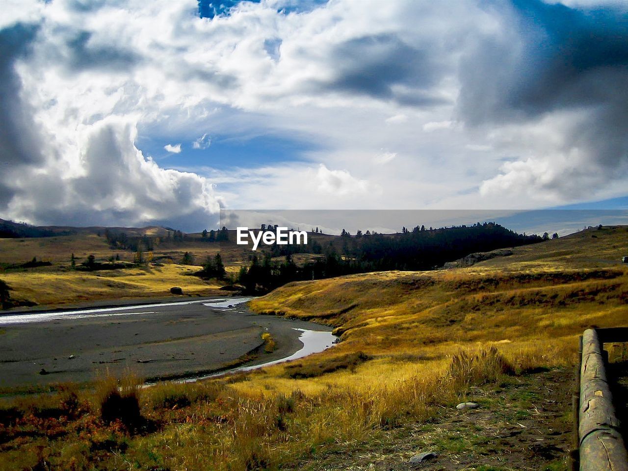 PANORAMIC VIEW OF LANDSCAPE AGAINST SKY