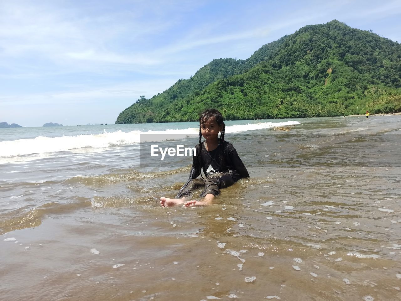 FULL LENGTH OF MAN ON BEACH