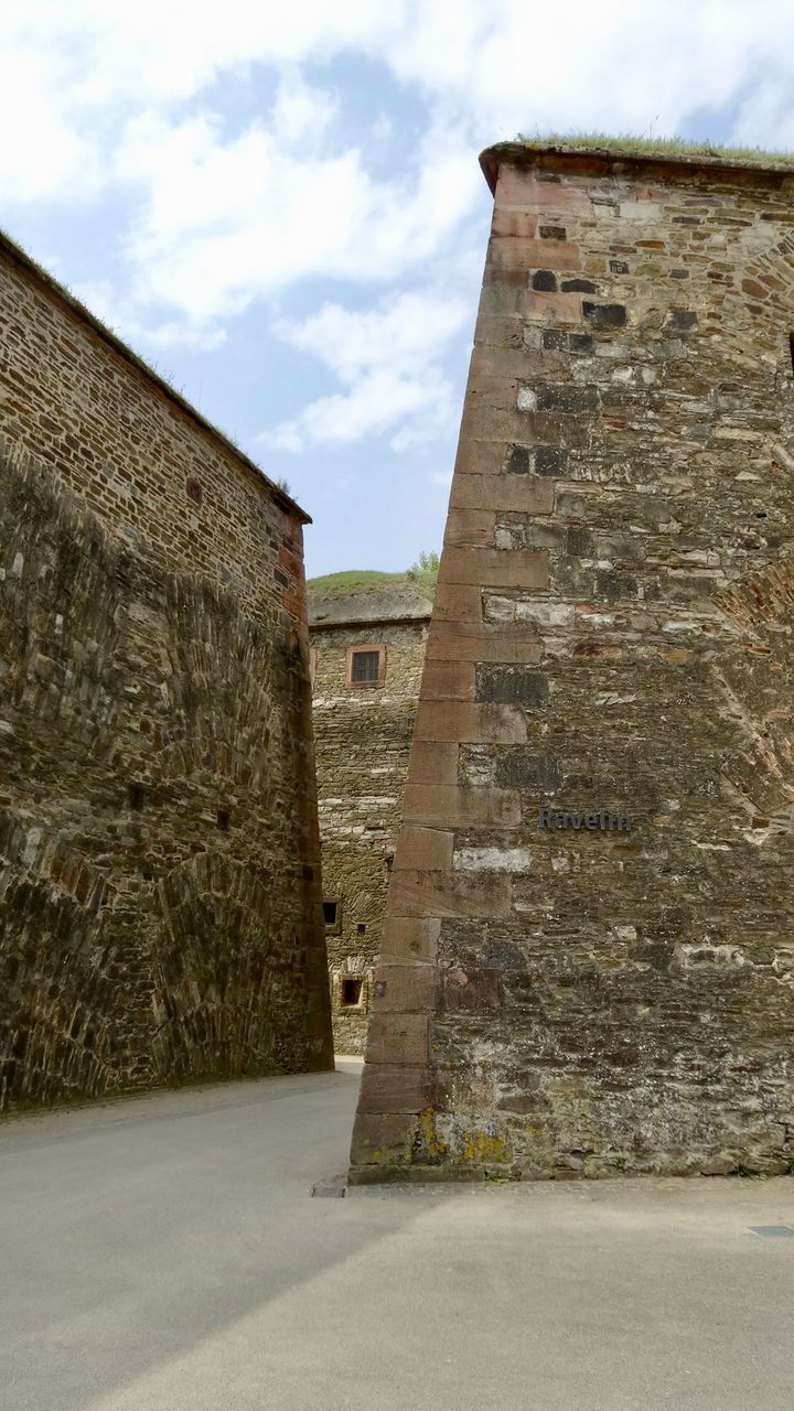 architecture, wall, built structure, building exterior, history, sky, cloud, the past, ancient history, no people, building, nature, wall - building feature, fortification, day, fort, outdoors, rock, ruins, city, travel destinations, old, travel