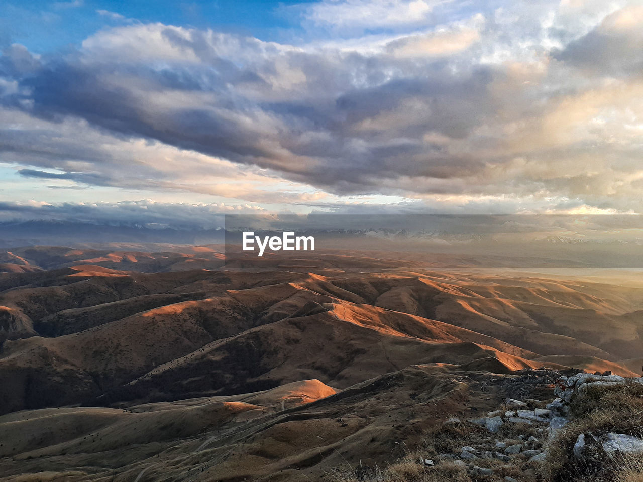 AERIAL VIEW OF LANDSCAPE AGAINST SKY