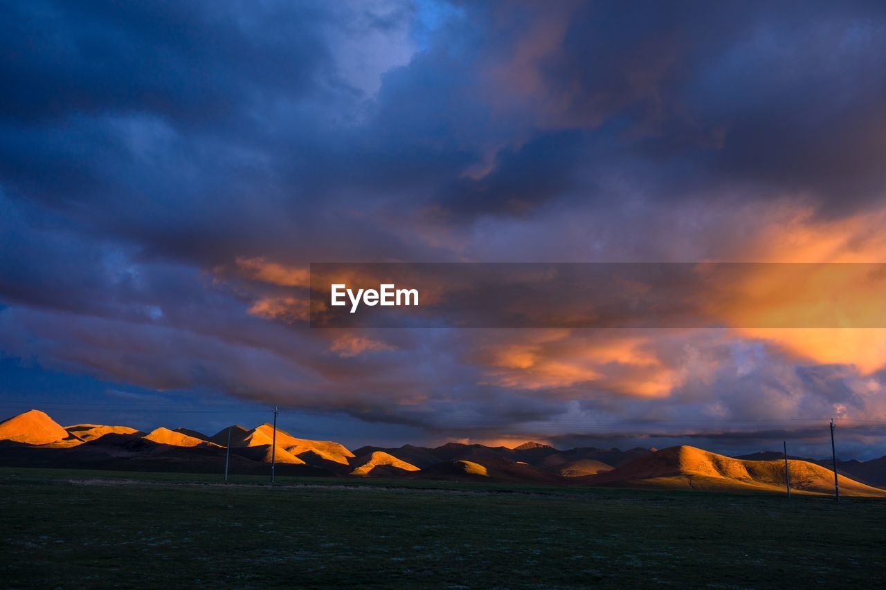 SCENIC VIEW OF SEA DURING SUNSET