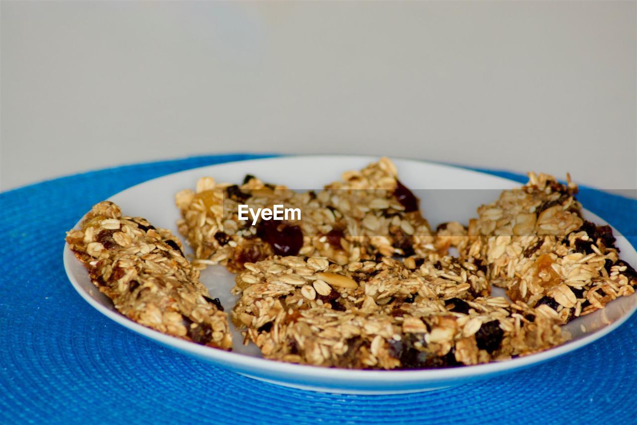 CLOSE-UP OF FOOD SERVED IN BOWL