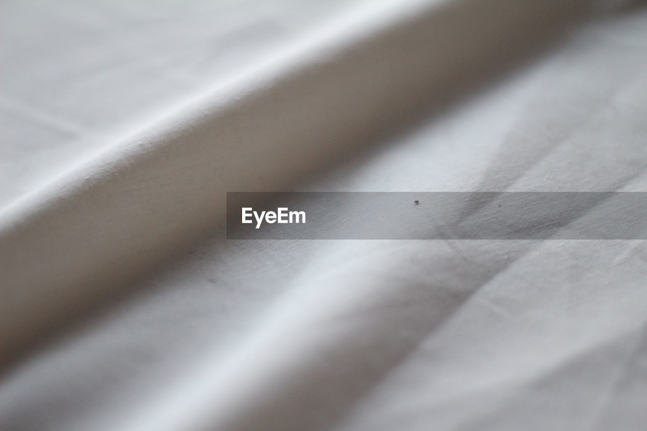 FULL FRAME SHOT OF WHITE SURFACE