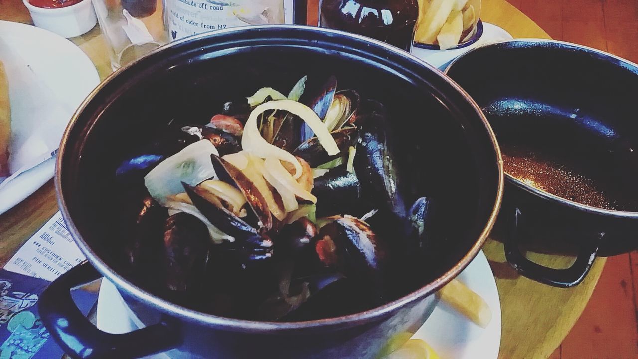 CLOSE-UP OF FOOD ON TABLE