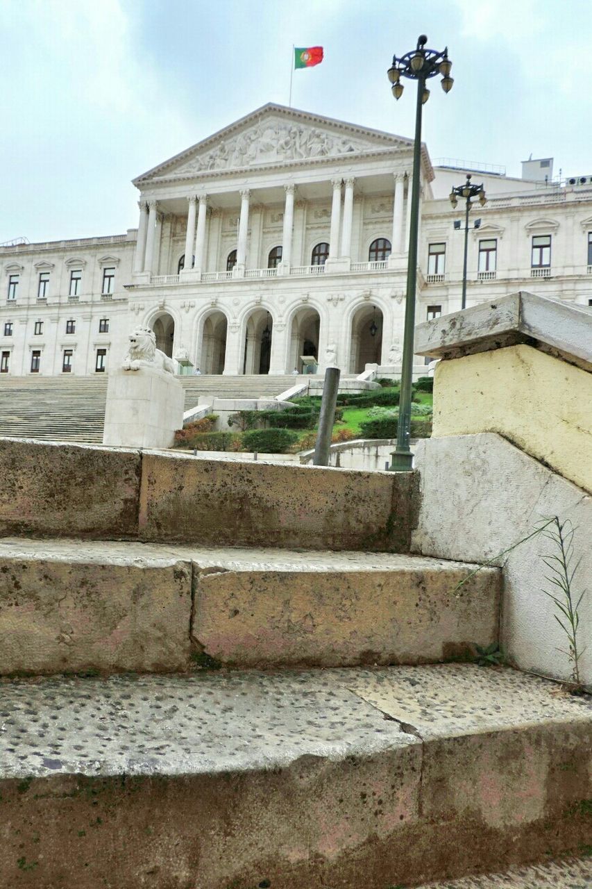 LOW ANGLE VIEW OF HISTORICAL BUILDING