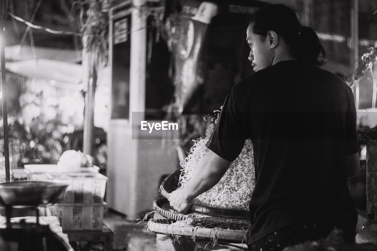 Activities at the traditional market at night