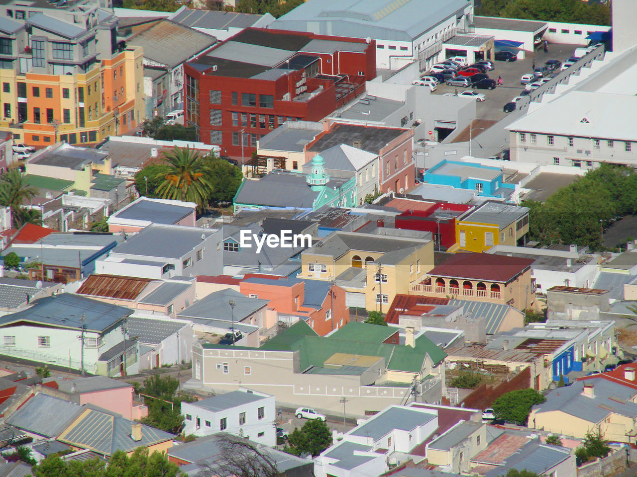 HIGH ANGLE VIEW OF RESIDENTIAL BUILDINGS IN CITY