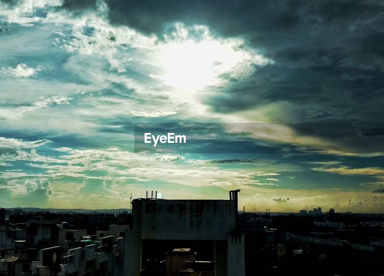 LOW ANGLE VIEW OF BUILT STRUCTURES AGAINST SKY