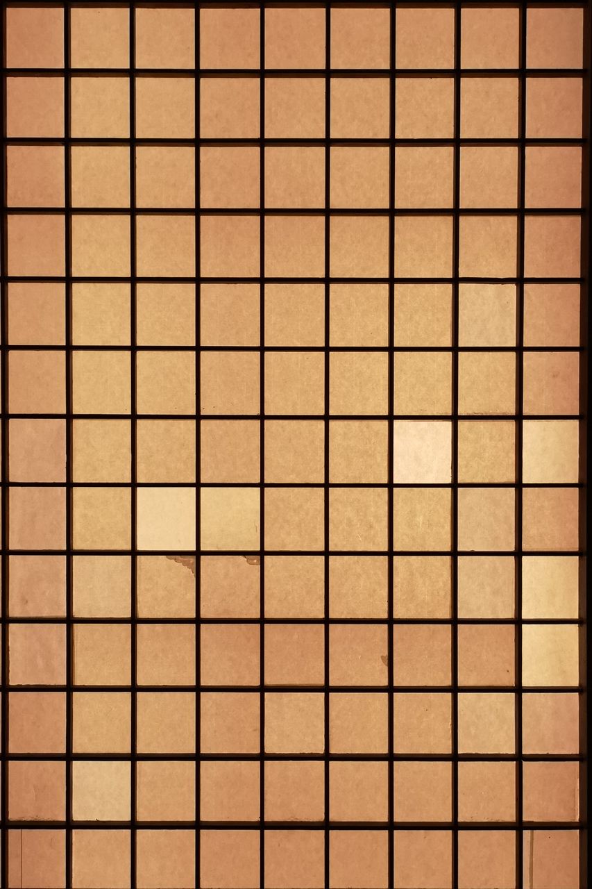 FULL FRAME SHOT OF METAL GRATE